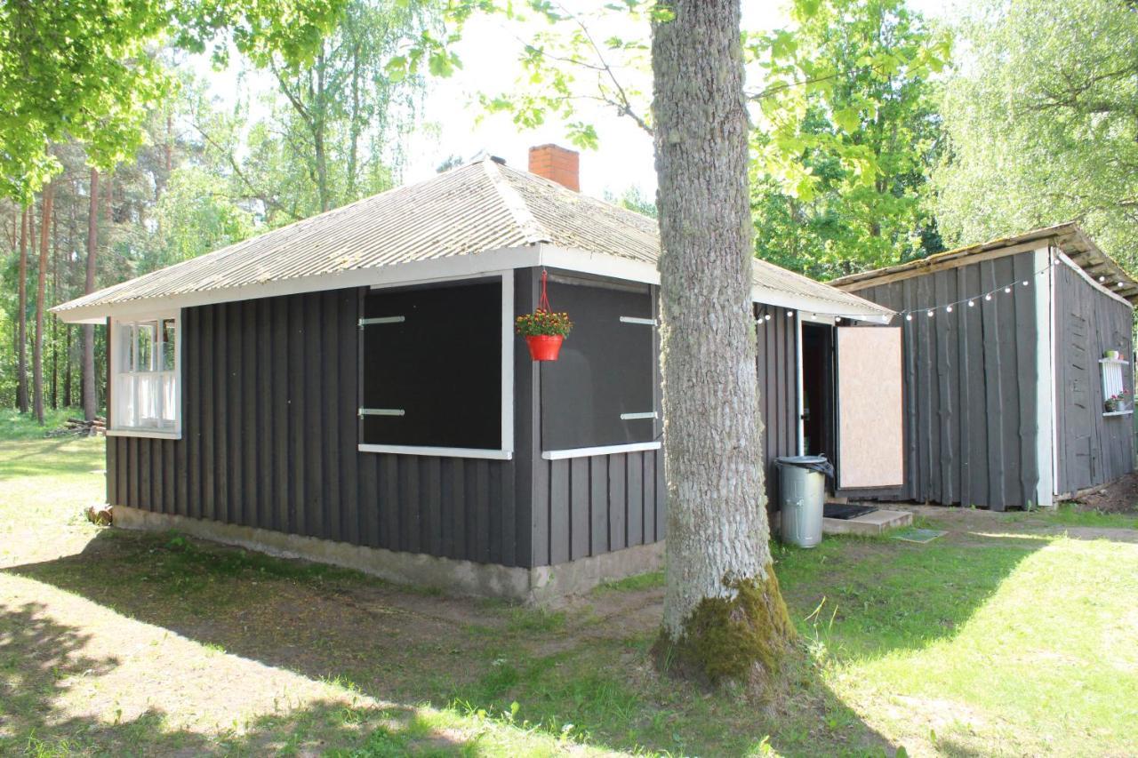 Uki Puhkekuela Hotel Parnu Exterior photo