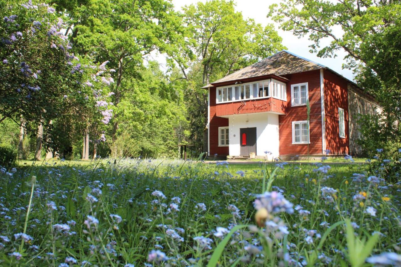 Uki Puhkekuela Hotel Parnu Exterior photo