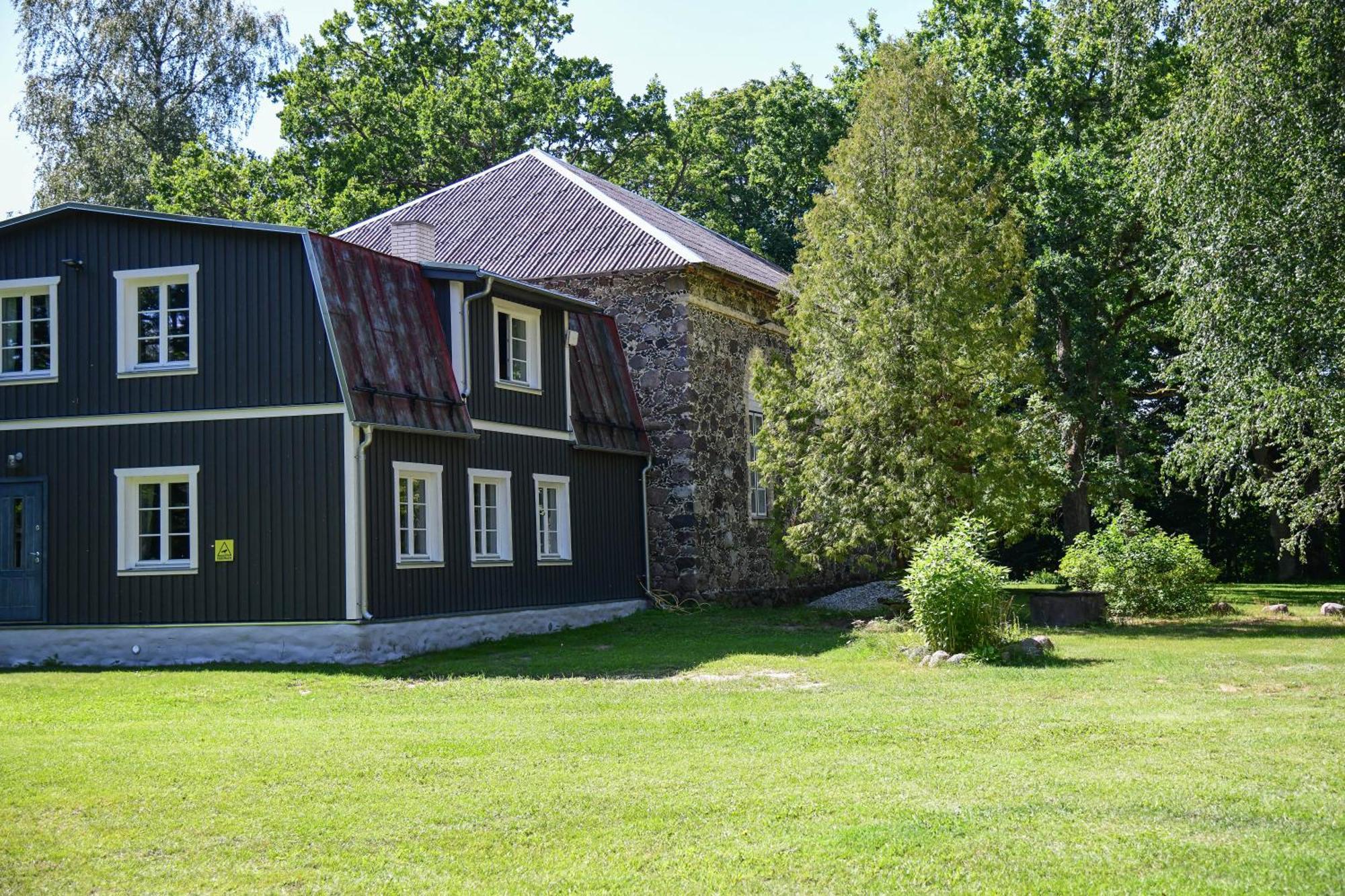 Uki Puhkekuela Hotel Parnu Exterior photo